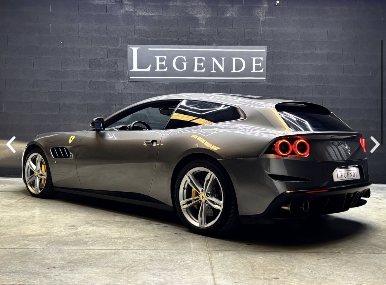Ferrari GTC4 Lusso grise vue arrière gauche
